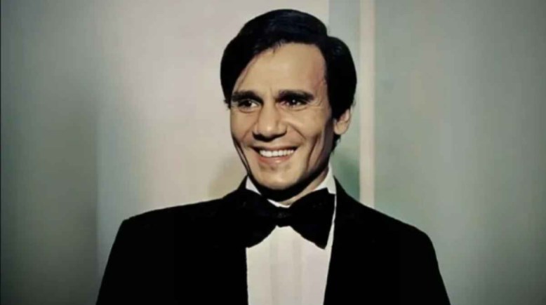  الفنان عبد الحليم حافظ