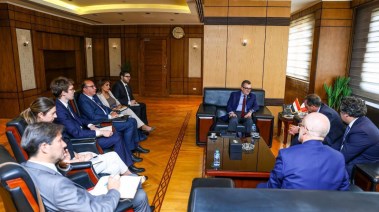 وزير التخطيط مع وفد وزارة الخزانة الفرنسية