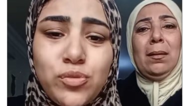 السيدة وابنتها الظاهرتان بالفيديو المنتشر