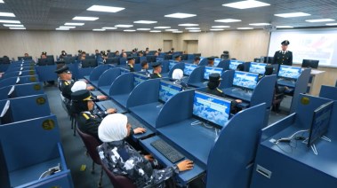 طلبة الجامعات  داخل أكاديمية الشرطة