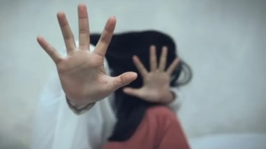 الاعتداء على الصغار