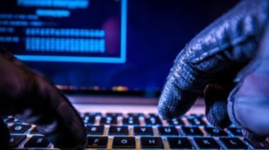 النصب أونلاين - تعبيرية