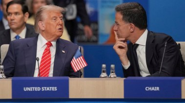 دونالد ترامب ورئيس حلف الناتو مارك روته