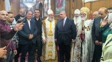  وكيل لجنة الخطة والموازنة بمجلس النواب يقدم التهنئة لعدد من الكنائس بسوهاج بمناسبة عيد القيامة المجيد