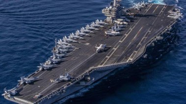 حاملة طائرات أمريكية 