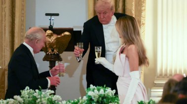 ترامب يقيم مأدبة عشاء للملك البريطاني تشارلز