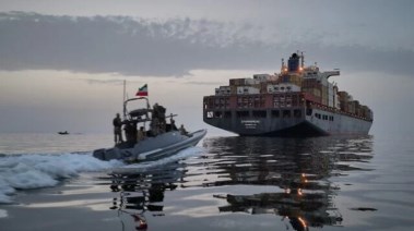 حصار بحري أمريكي لإيران 