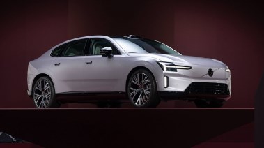 سيارة فولفو ES90 السيدان الكهربائية