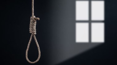 سيدة تشنق نفسها في سقف منزلها بمغاغة