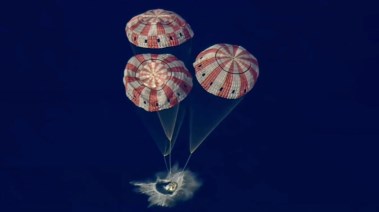 هبوط طاقم أرتميس 2