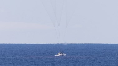 هبوط طاقم أرتميس 2