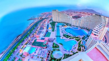 يوم واحد في العين السخنة