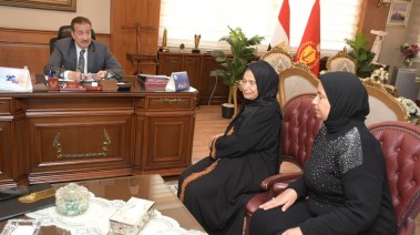 استجابة عاجلة من محافظ بورسعيد لسيدة حملت نجلها المعاق 45 عامًا