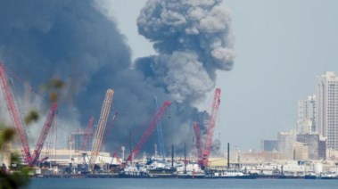 حريق بمصنع بروج للبيتروكيماويات في أبو ظبي