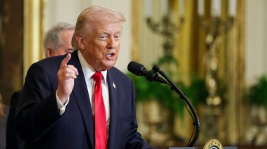 الرئيس الأمركي ترامب يعلن قرب إنتهاء الحرب مع إيران 