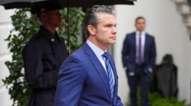 هيجسيث يمثل أمام البرلمان الأمريكي للإستجواب حول تداعيات الحرب علي إيران