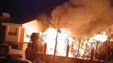 حريق فيلا - أرشيفية