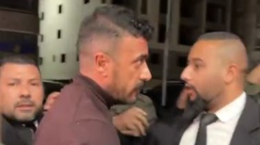 أحمد العوضي في عزاء والد محمود حمدان