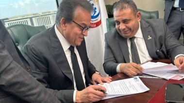 النائب أيمن الصفتي مع وزير الصحة 