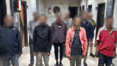 المتهمين بعد ضبطهم 