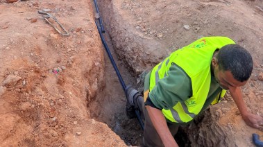 "صناع الخير" توصل المياه بعدد من المنازل