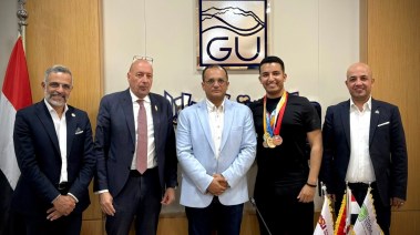 "فخر العرب" جامعة الجلالة تكرم البطل العالمي سيف إسماعيل موسى 