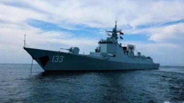 الصين تنشر سفينة حربية متطورة في المحيط الهادئ 