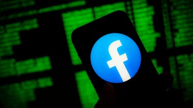 تطبيق فيسبوك