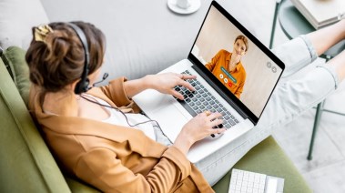 تطبيق نظام العمل عن بُعد