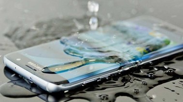 ماذا تفعل إذا سقط هاتفك في الماء؟