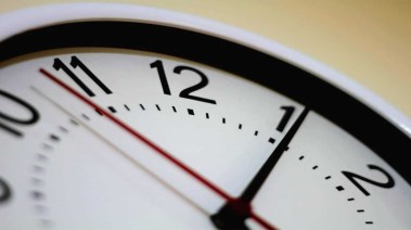 موعد تقديم الساعة 2026 في مصر