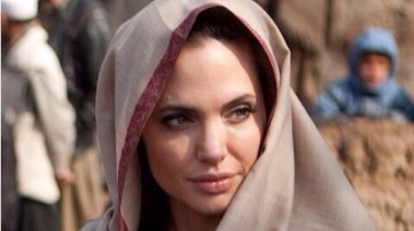 النجمة العالمية أنجلينا جولي
