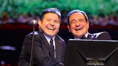 محمد ثروت برفقة هاني شاكر 