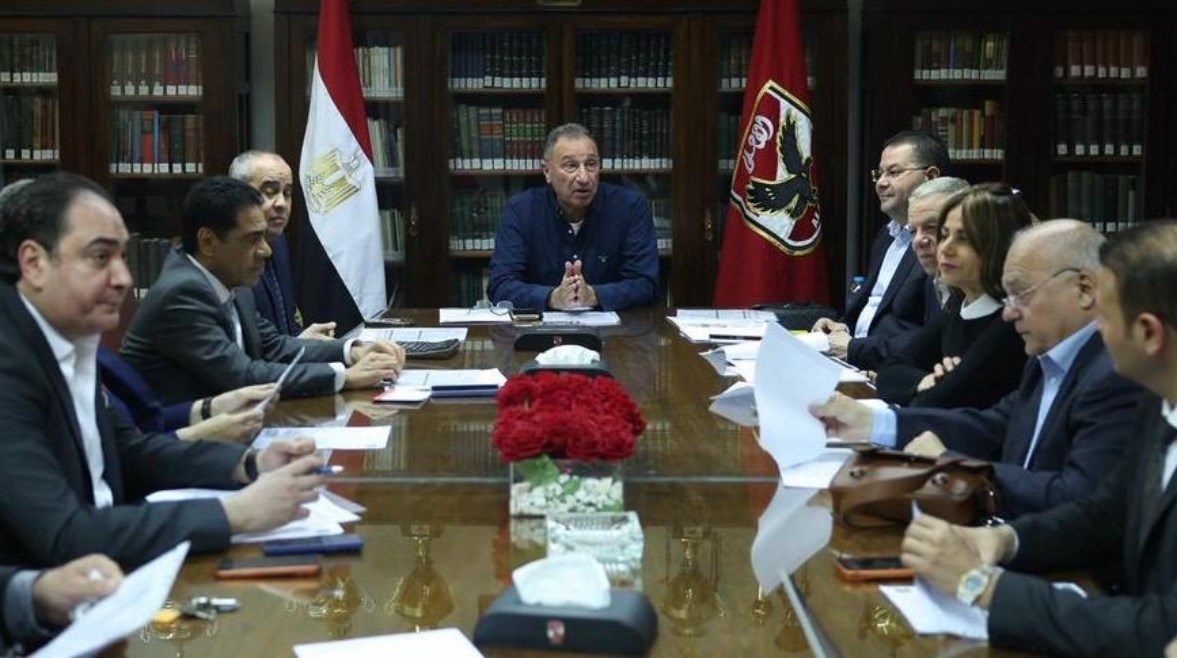 اجتماع الخطب بـ شركة الأهلي