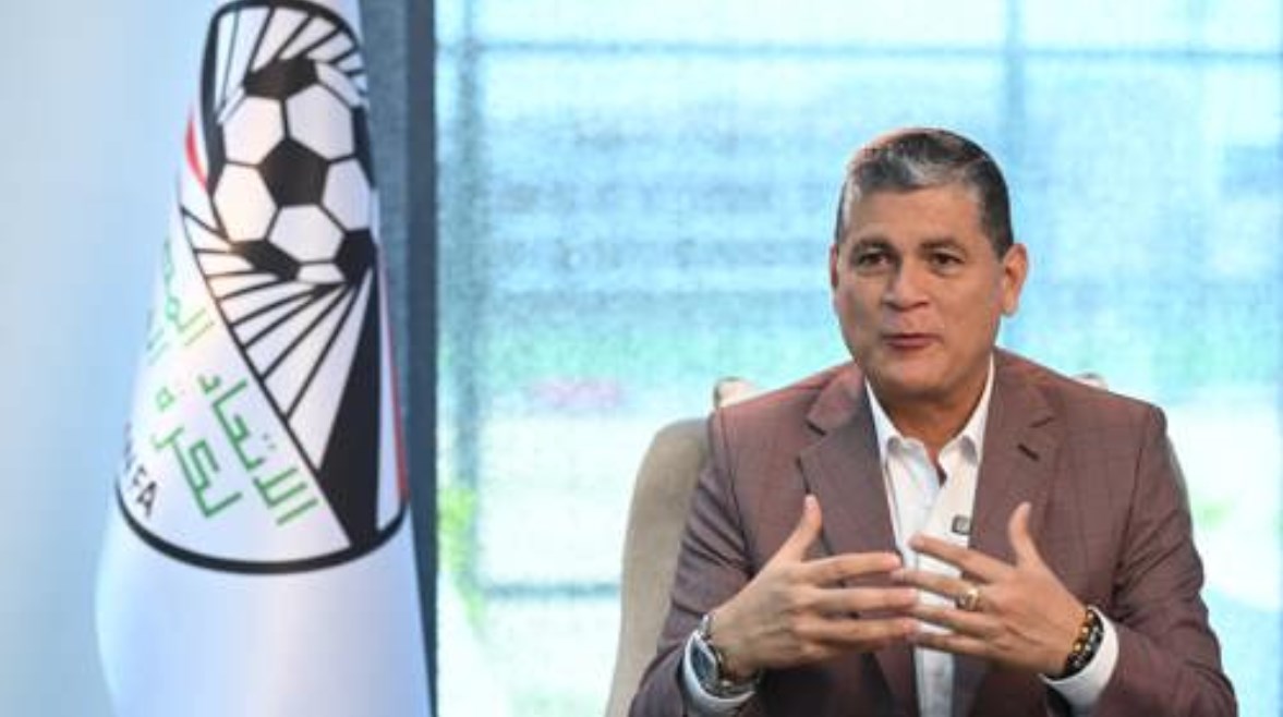 رئيس لجنة الحكام أوسكار