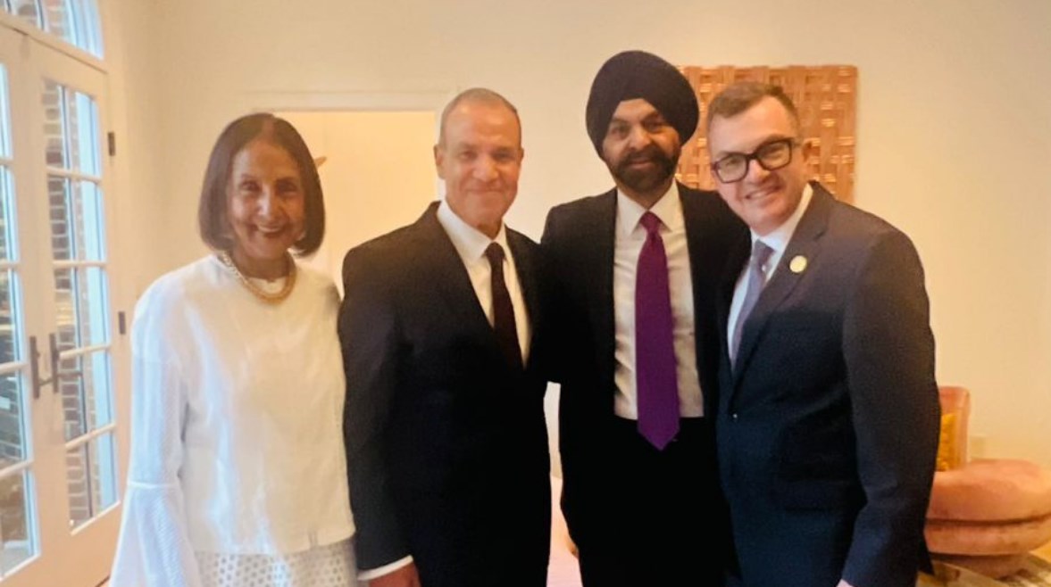 جتماعًا رفيع المستوى مع رئيس مجموعة البنك الدولي