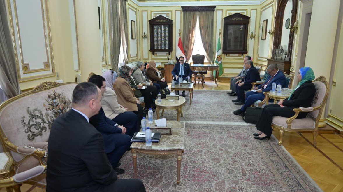 وفد رفيع المستوى بجامعة القاهرة