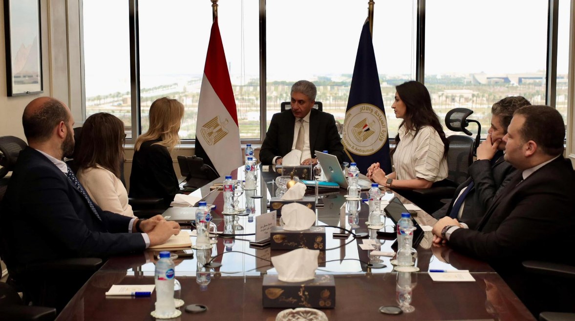 اجتماع وزير السياحة مع شركة “فيزا” 