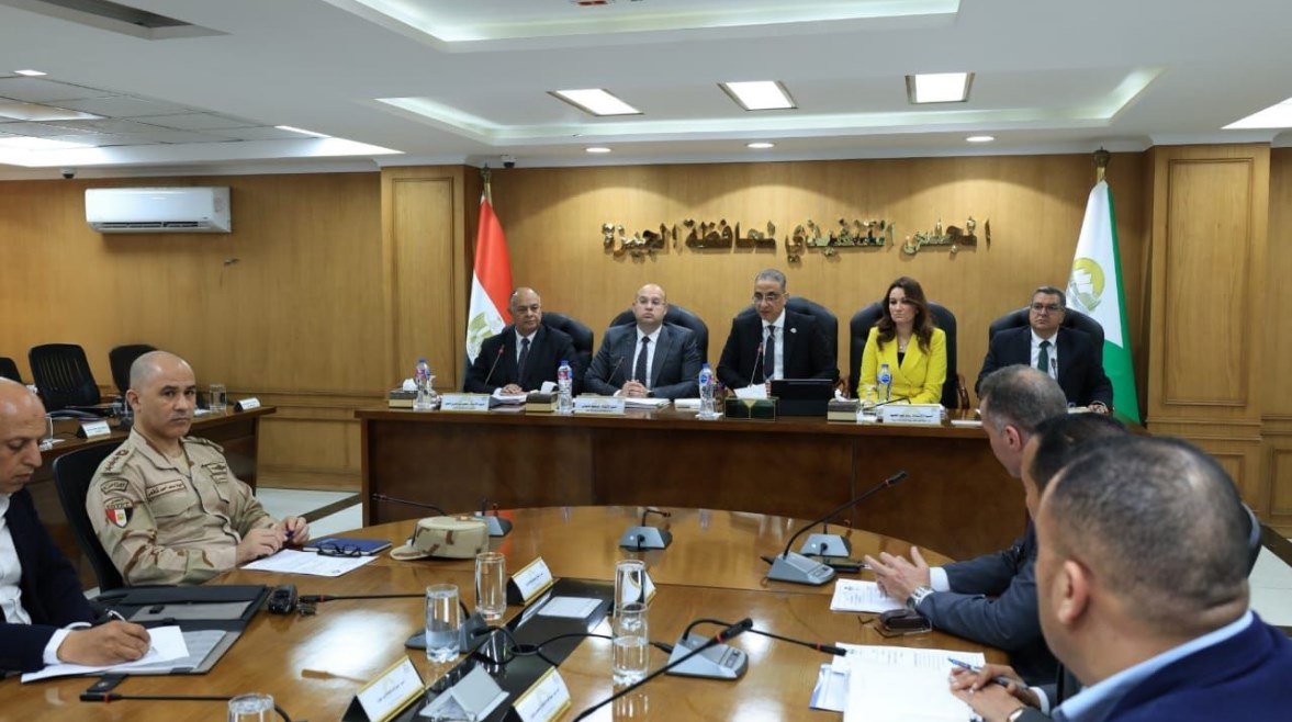 اجتماع محافظ الجيزة للاستعداد لعيد القيامة وشم النسيم