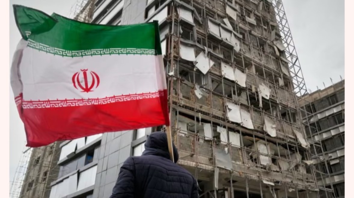 آثار قصف مستشفى غاندي في طهران 