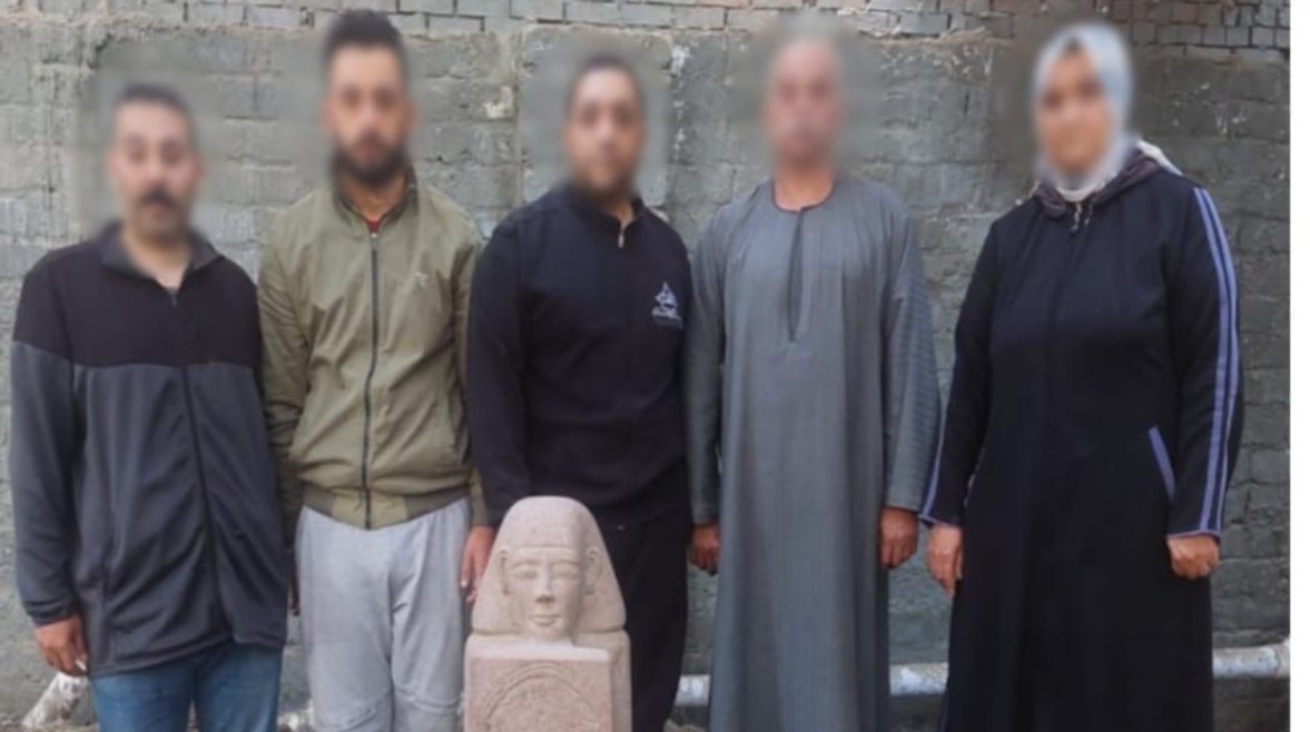 القبض على 5 أشخاص بتهمة التنقيب عن الآثار بالبدرشبن