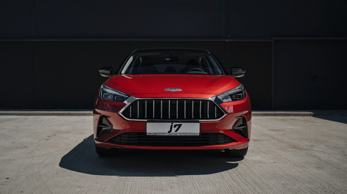 سيارة جاك J7
