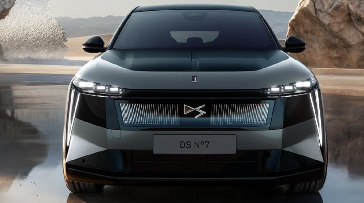 سيارة DS N°7 