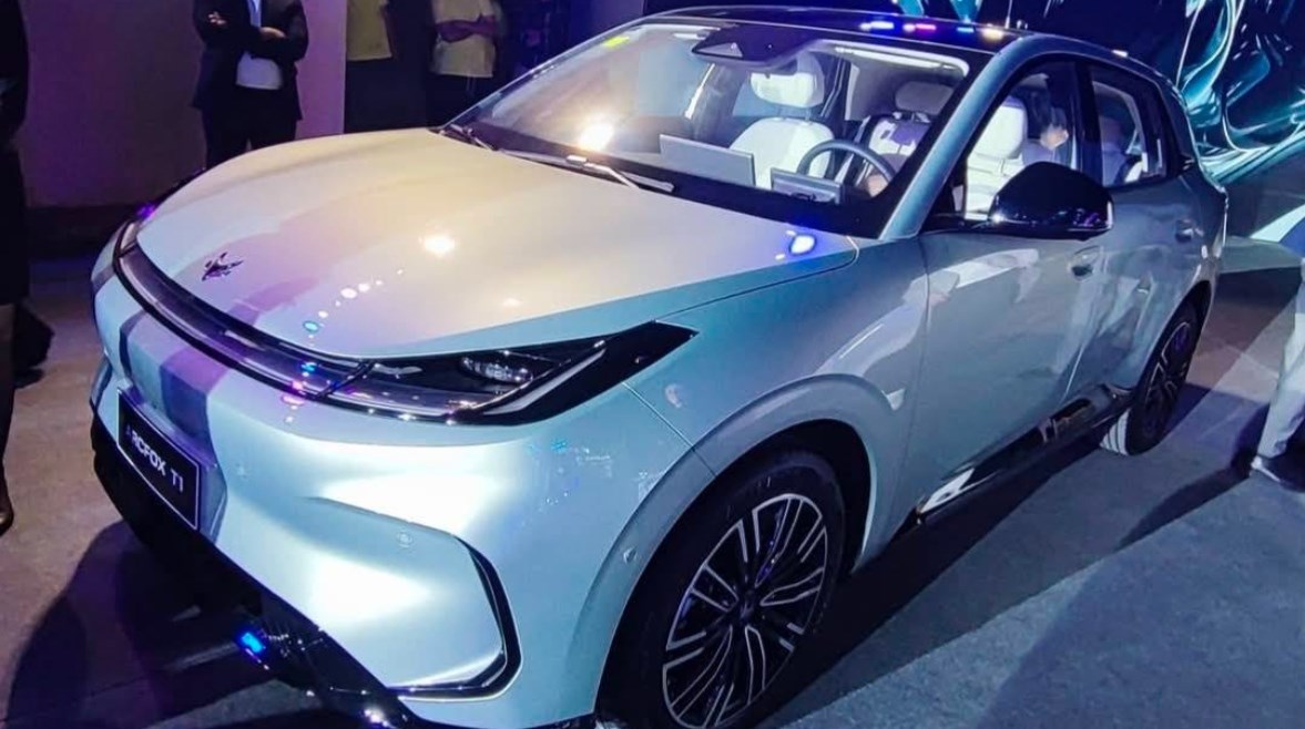 سيارة ARCFOX T1 الكهربائية 