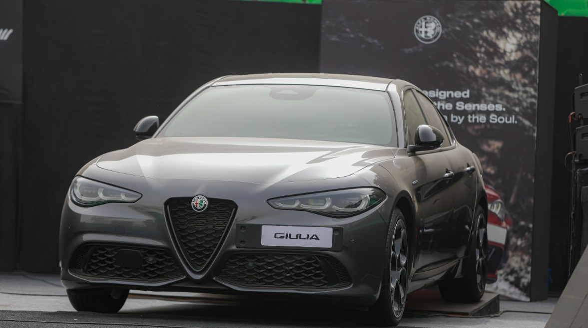 سيارة ألفا روميو 