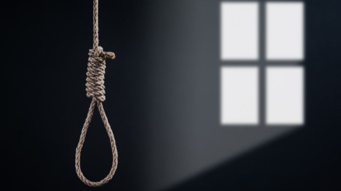 سيدة تشنق نفسها في سقف منزلها بمغاغة