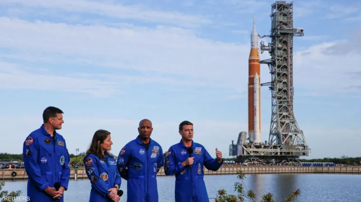 طاقم ناسا الخاص بمهمة إطلاق صاروخ أرتميس