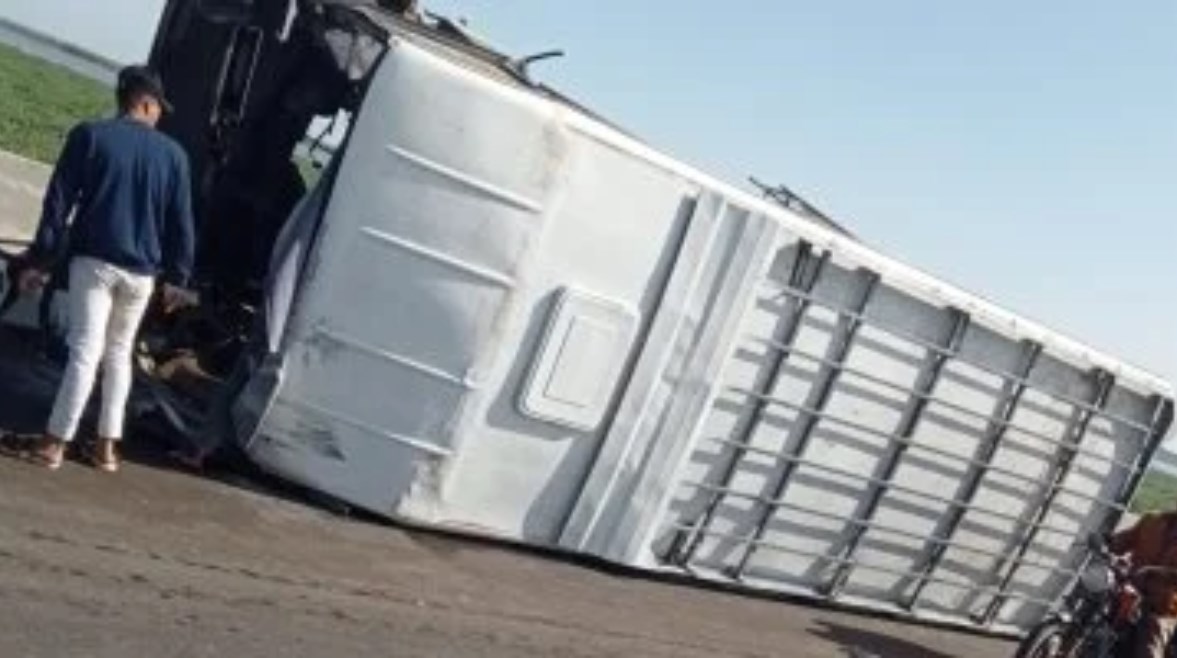 تصادم أتوبيس- أرشيفية