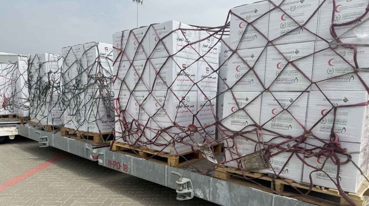 أطنان من المساعدات