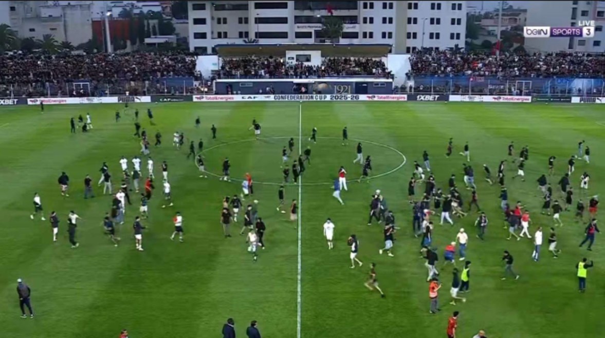 شغب جماهير اتحاد العاصمة وأوليمبك أسفي 